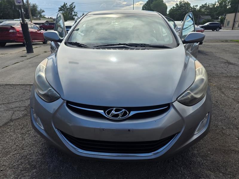 Hyundai Elantra  2013