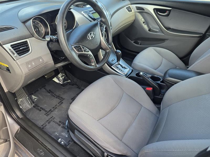 Hyundai Elantra  2013