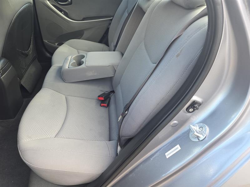 Hyundai Elantra  2013