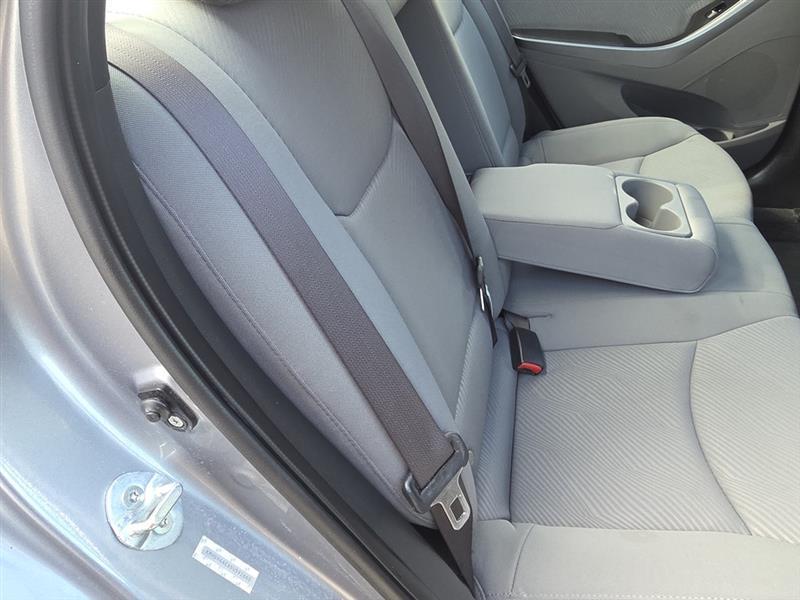 Hyundai Elantra  2013