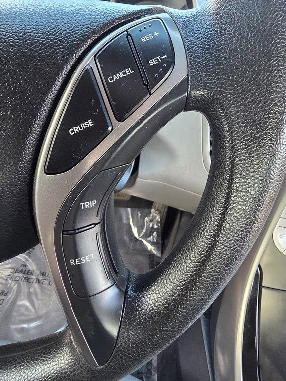 Hyundai Elantra  2013