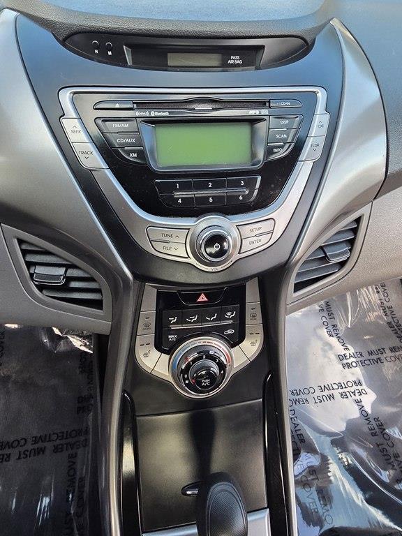Hyundai Elantra  2013