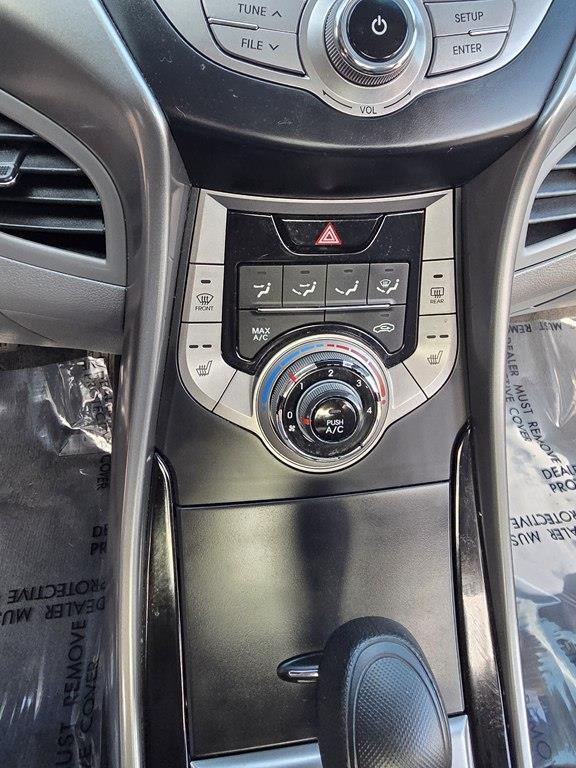 Hyundai Elantra  2013