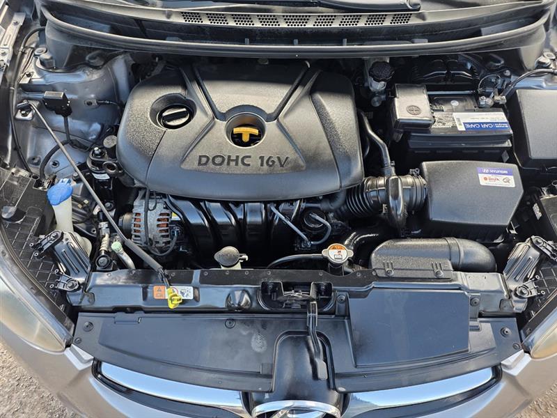 Hyundai Elantra  2013