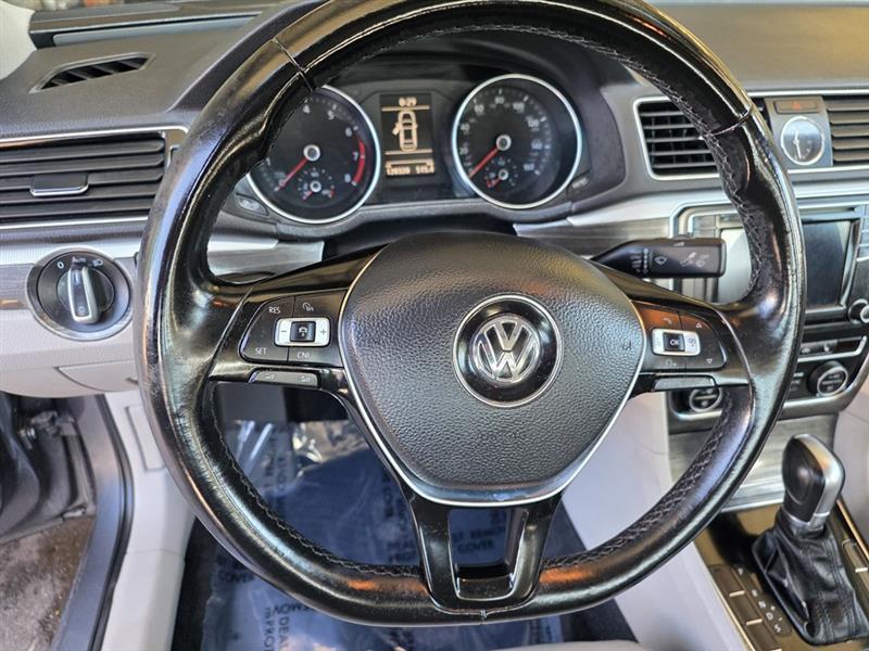 Volkswagen Passat  2016