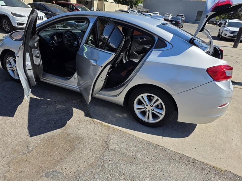 Chevrolet Cruze  2018