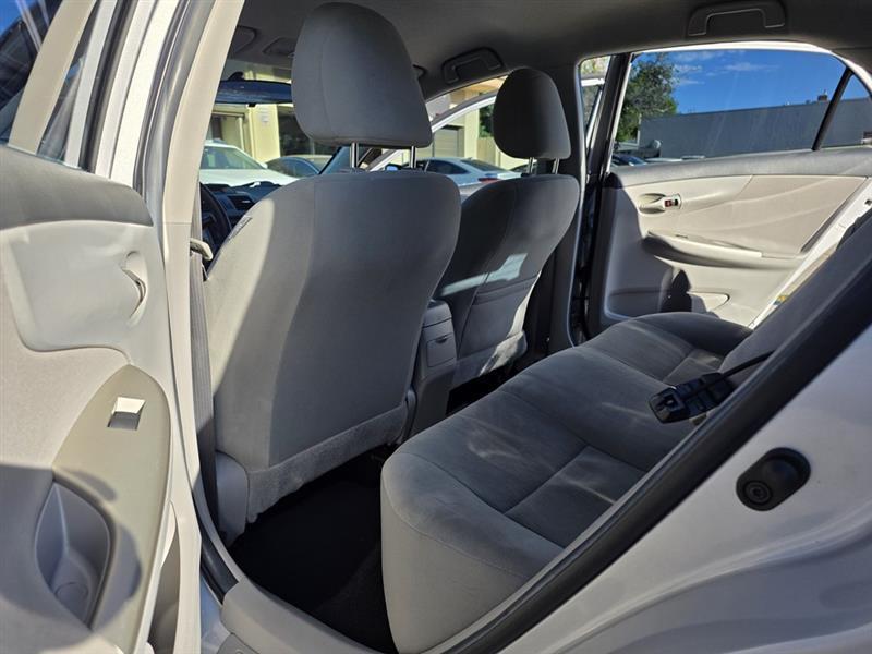 Toyota Corolla  2012