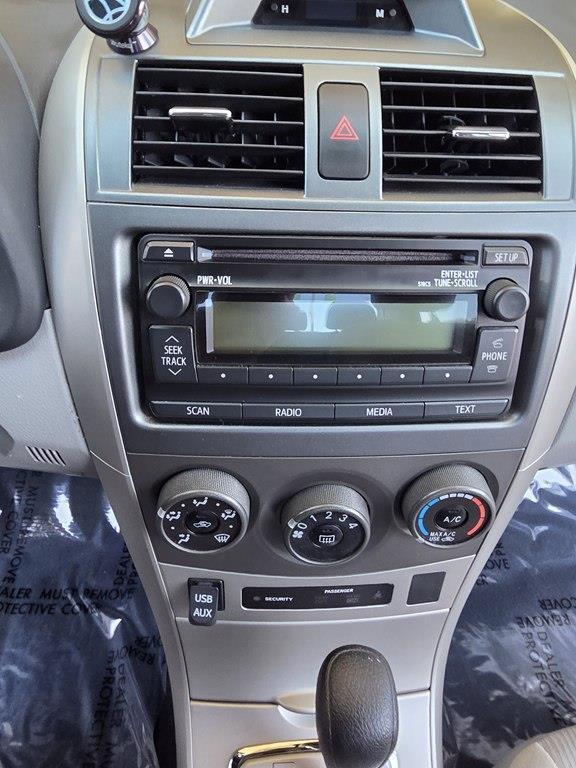 Toyota Corolla  2012