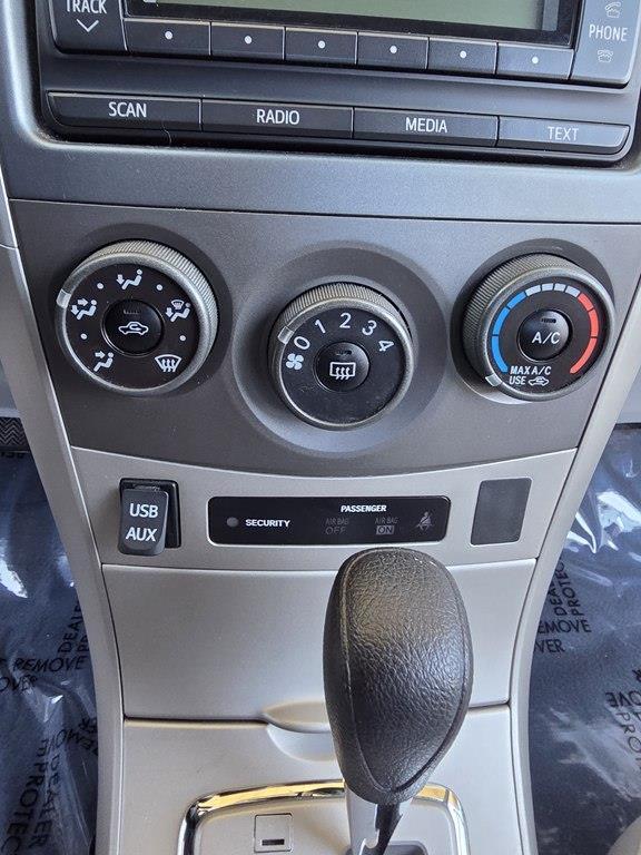 Toyota Corolla  2012