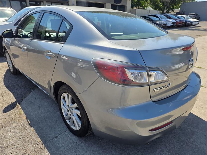 Mazda MAZDA3  2012