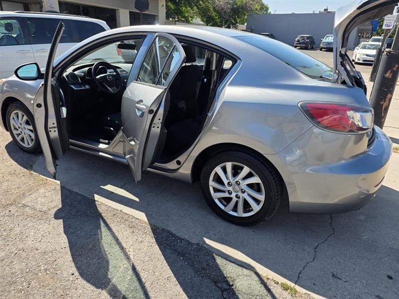 Mazda MAZDA3  2012