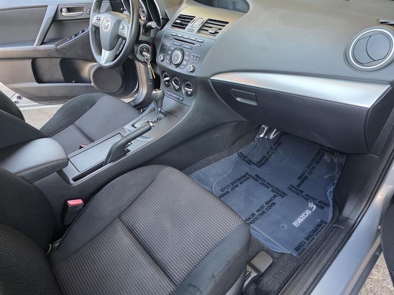 Mazda MAZDA3  2012