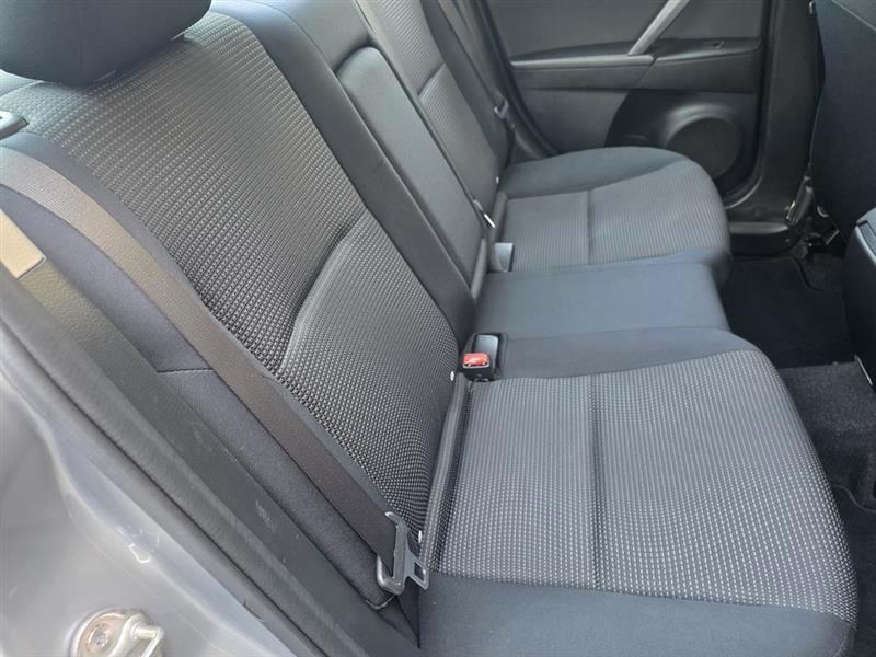 Mazda MAZDA3  2012