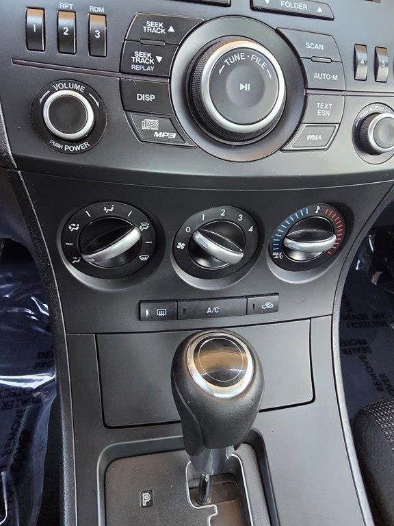 Mazda MAZDA3  2012