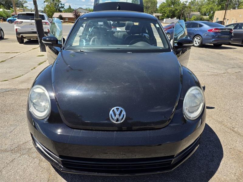 Volkswagen Beetle  2012