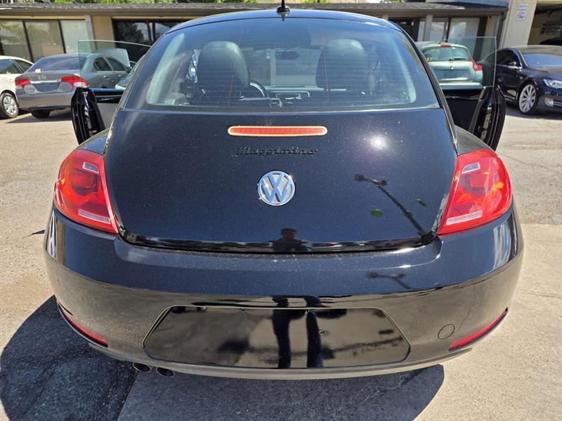 Volkswagen Beetle  2012