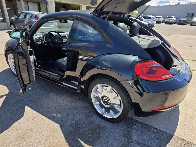 Volkswagen Beetle  2012