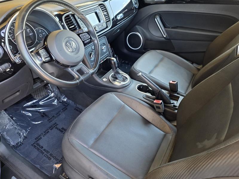 Volkswagen Beetle  2012