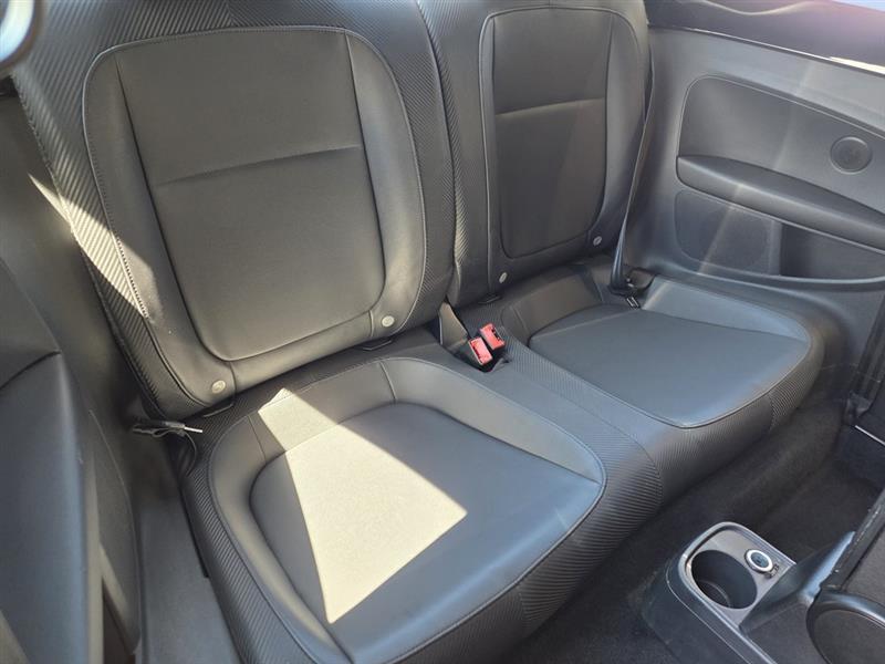 Volkswagen Beetle  2012