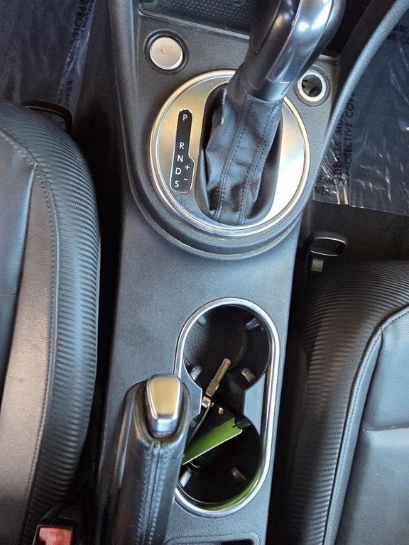 Volkswagen Beetle  2012