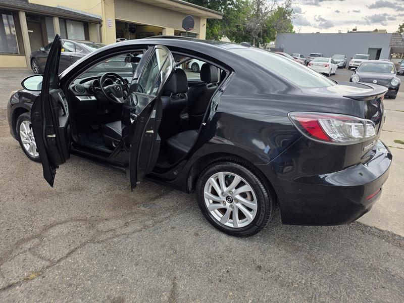Mazda MAZDA3  2013