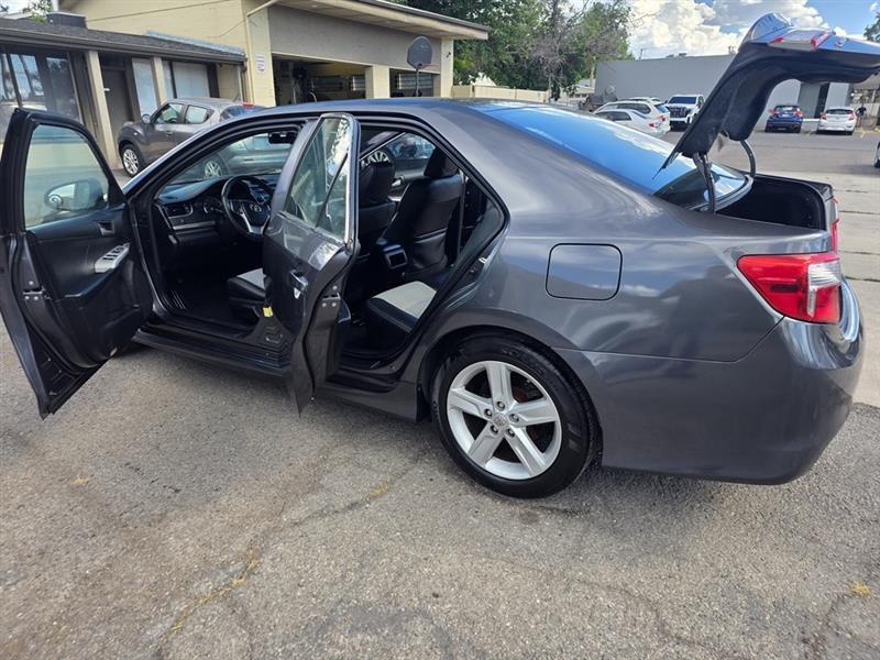 Toyota Camry  2012