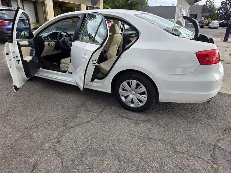 Volkswagen Jetta  2012