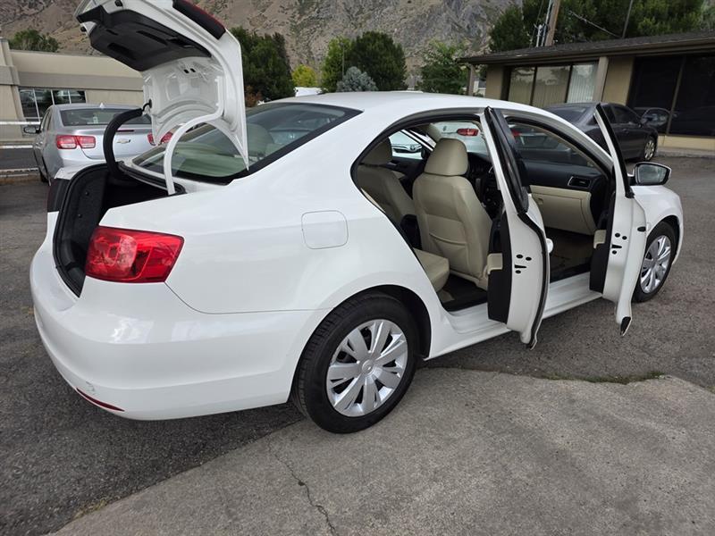 Volkswagen Jetta  2012