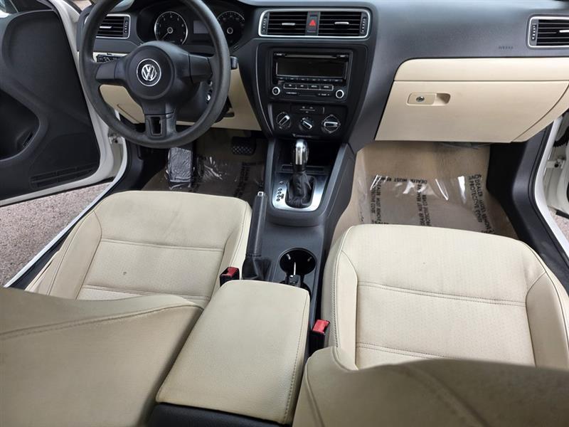 Volkswagen Jetta  2012