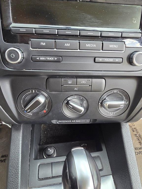 Volkswagen Jetta  2012