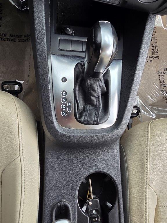 Volkswagen Jetta  2012