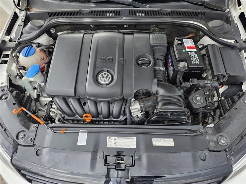Volkswagen Jetta  2012