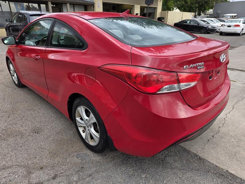 Hyundai Elantra  2013