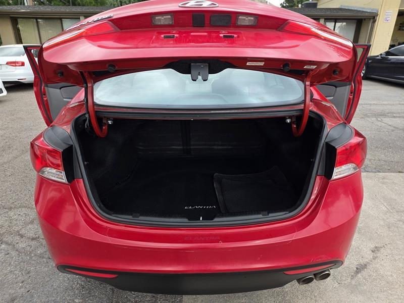 Hyundai Elantra  2013