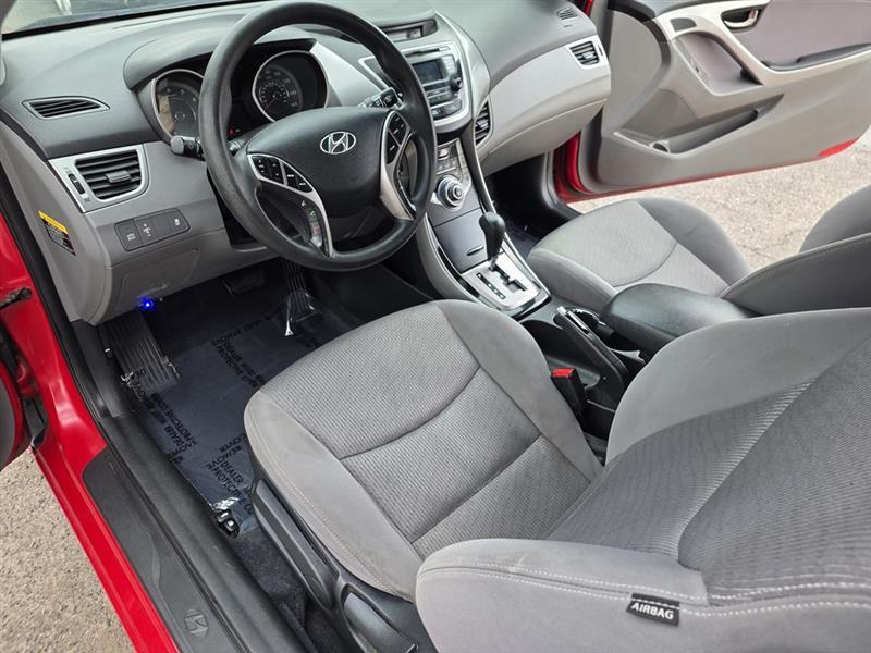 Hyundai Elantra  2013