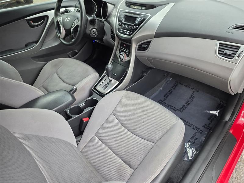 Hyundai Elantra  2013