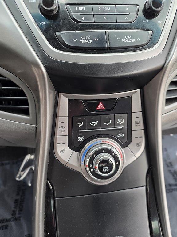 Hyundai Elantra  2013