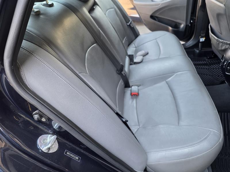 Hyundai Sonata  2012