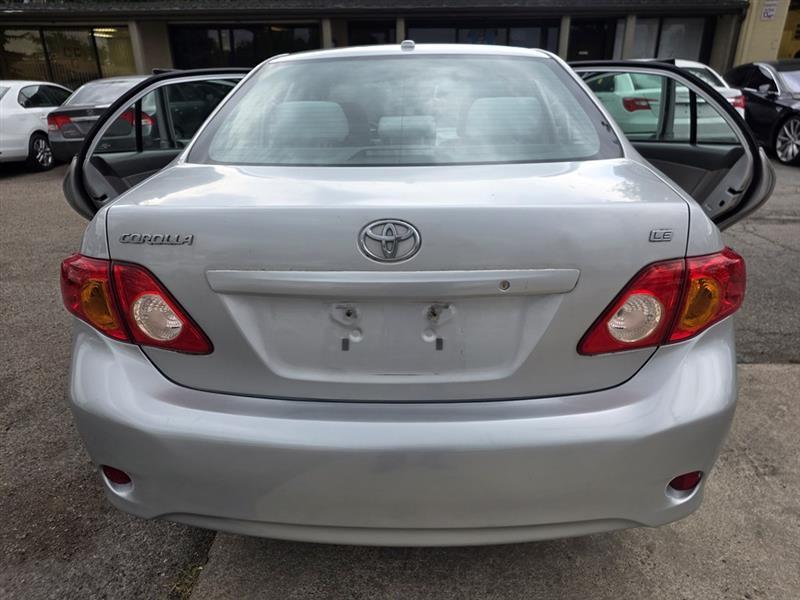 Toyota Corolla  2010