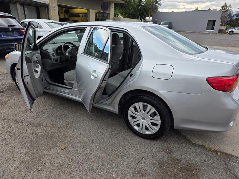 Toyota Corolla  2010