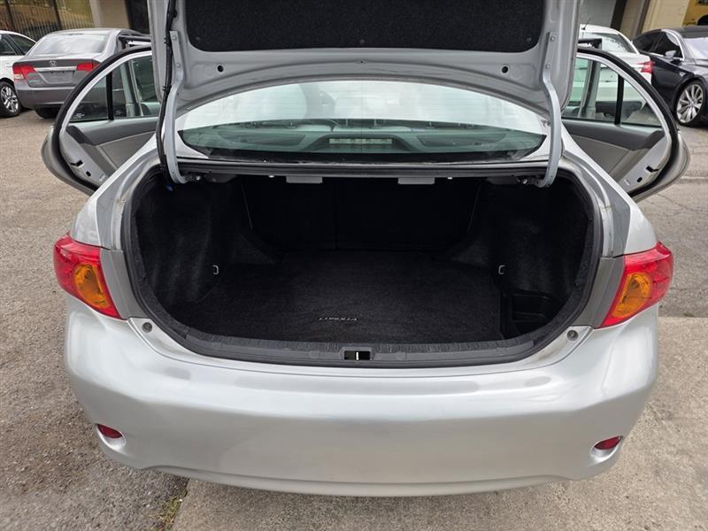 Toyota Corolla  2010