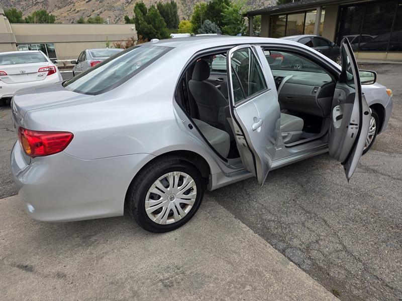 Toyota Corolla  2010