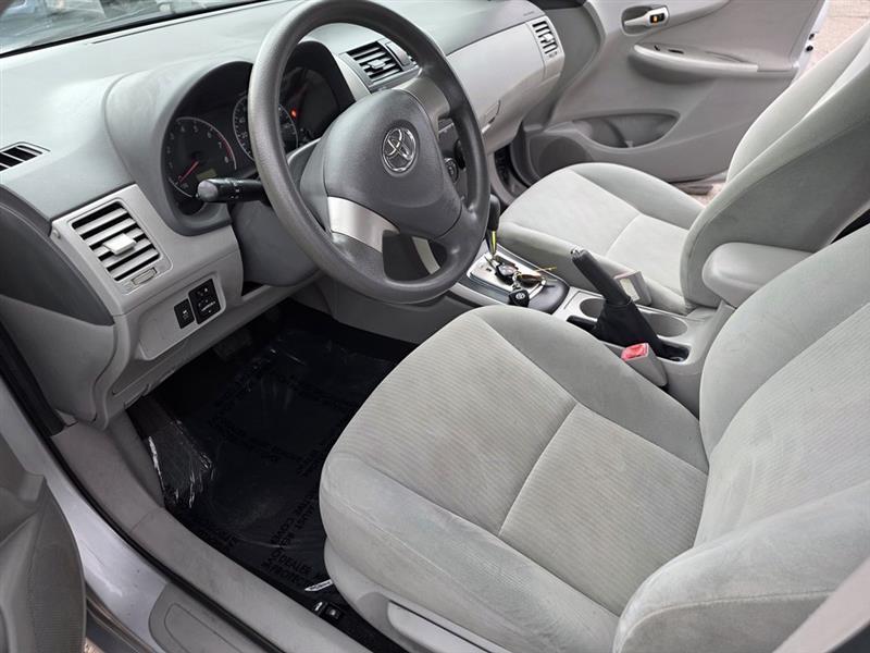 Toyota Corolla  2010