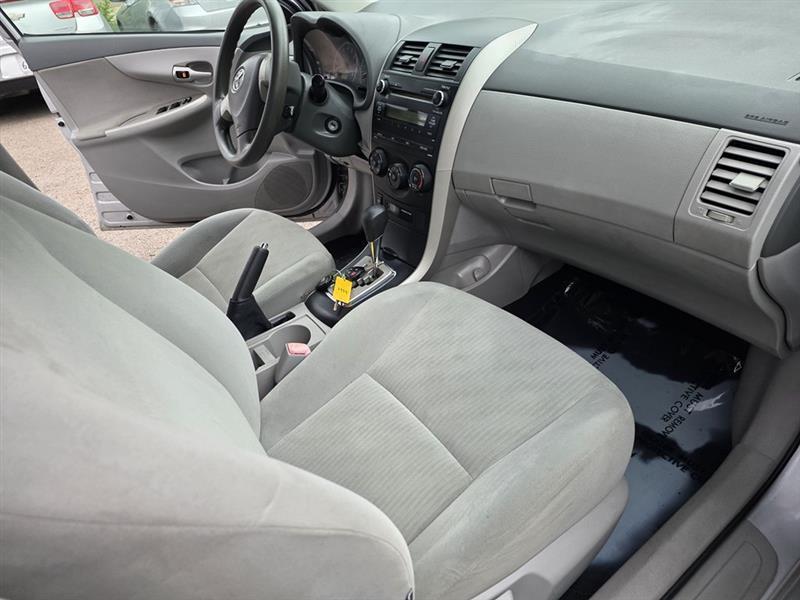 Toyota Corolla  2010