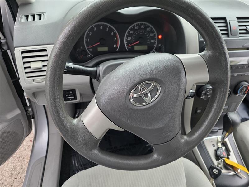 Toyota Corolla  2010