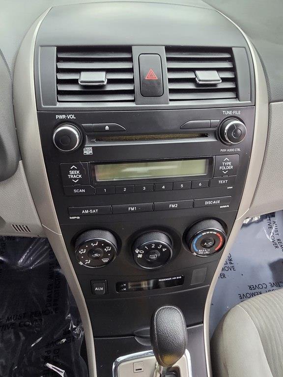 Toyota Corolla  2010