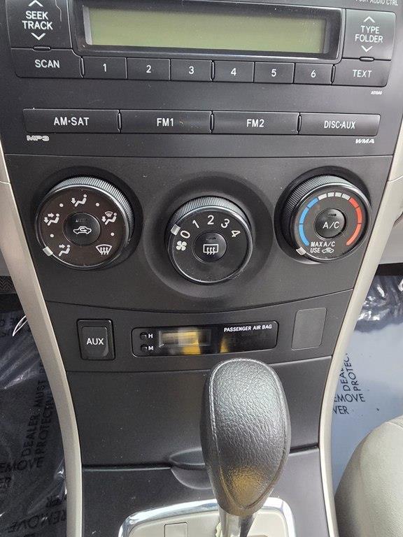 Toyota Corolla  2010