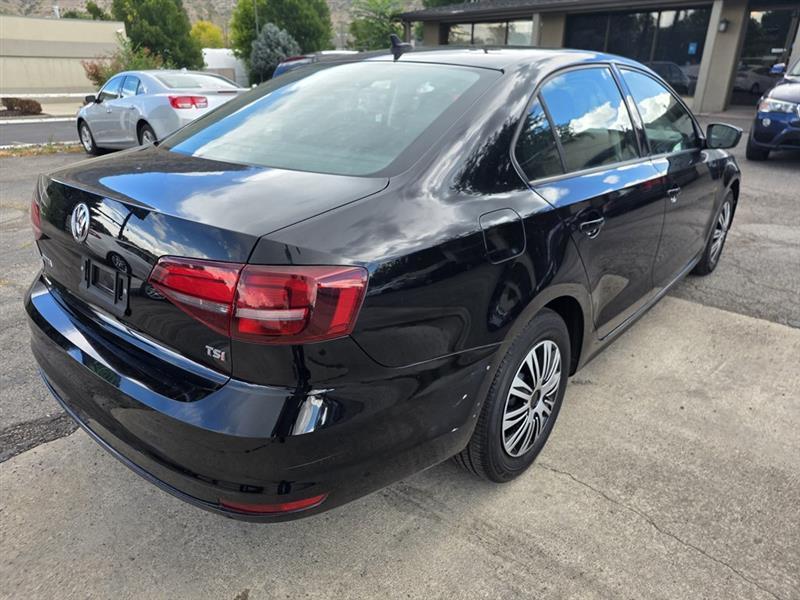 Volkswagen Jetta  2016