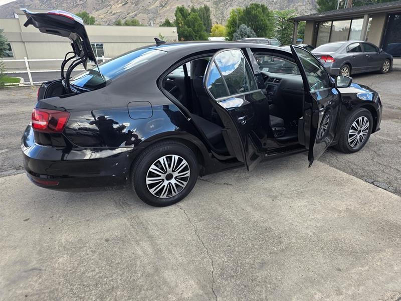 Volkswagen Jetta  2016