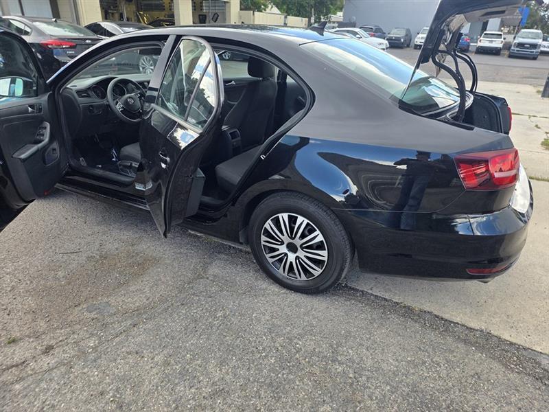 Volkswagen Jetta  2016